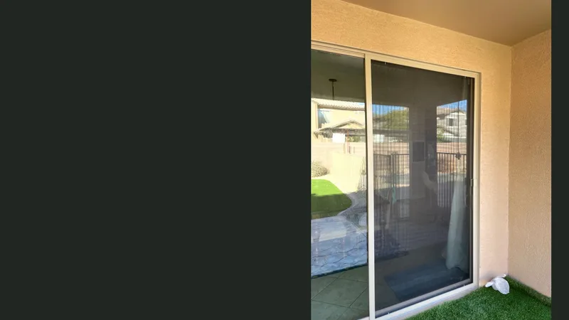 Real screen and door photograph published by Arizona Screen Techs