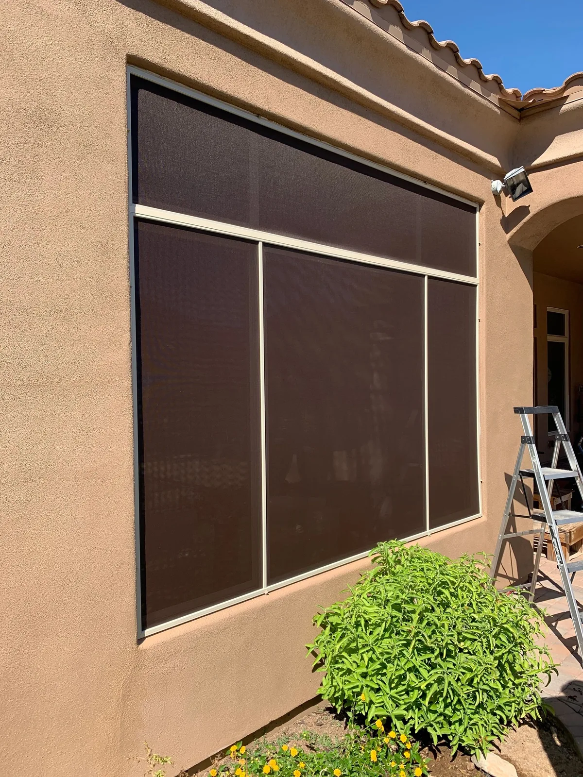 Exterior screen and frame detail